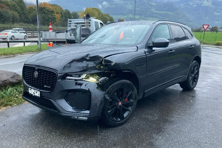 Auffahrkollision auf der A3 in Niederurnen GL 