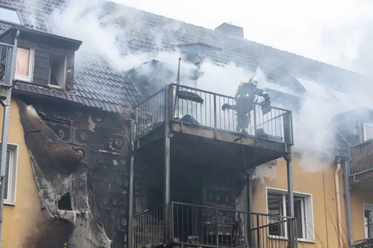 Essen-Fronhausen: Mehrfamilienhaus nach Brand teilweise unbewohnbar