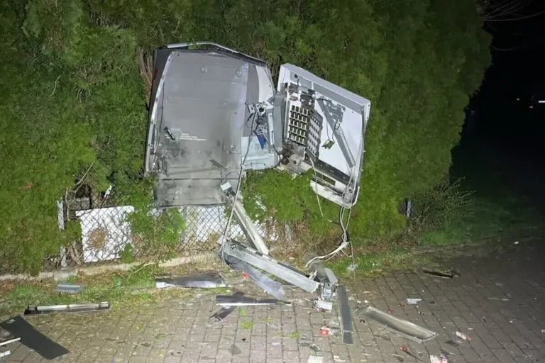 Espelkamp NW - Sprengung eines Zigarettenautomaten 