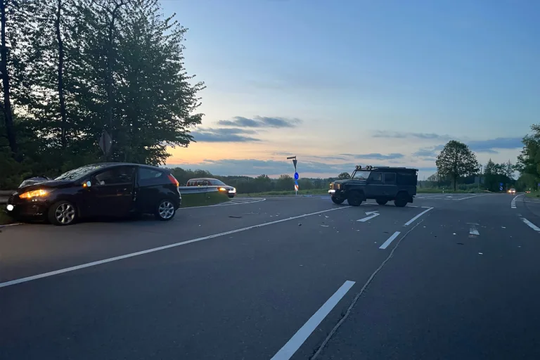 Wiehl – Ein Verletzter nach Vorfahrtsverstoß an Kreuzung