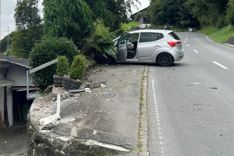 Sarnen OW – Alkoholisiert am Steuer bei Selbstunfall