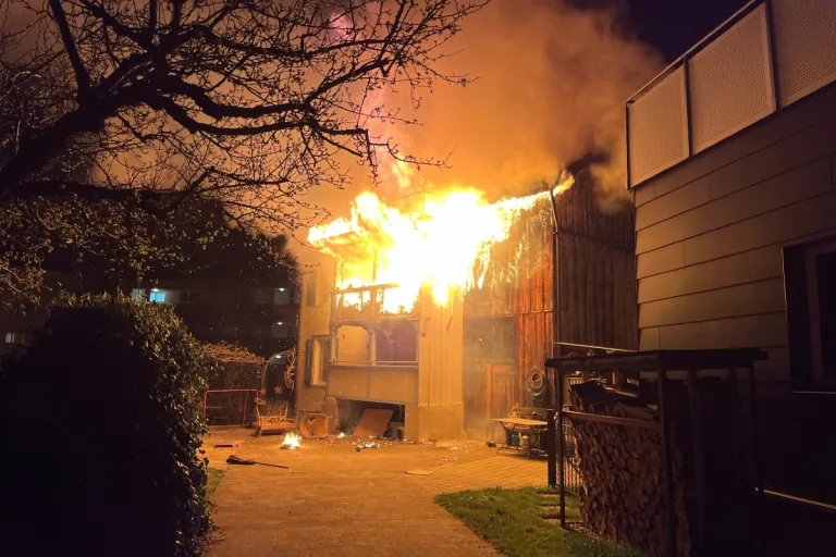  Grabs SG - Einfamilienhaus wegen Grill in Brand geraten