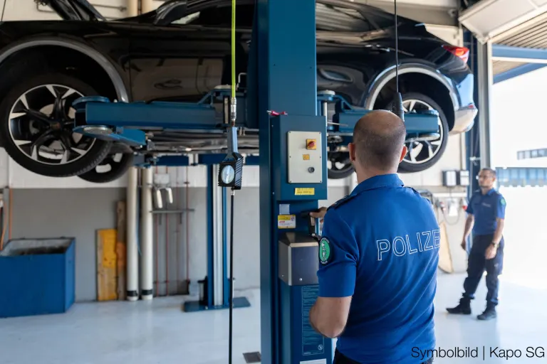 Zwei Autos in Thal SG stillgelegt – Fünf Lenker angezeigt