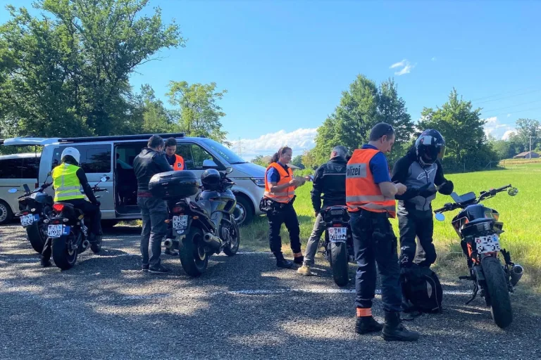 Freienstein ZH – Kontrolle von Motorradlenkenden