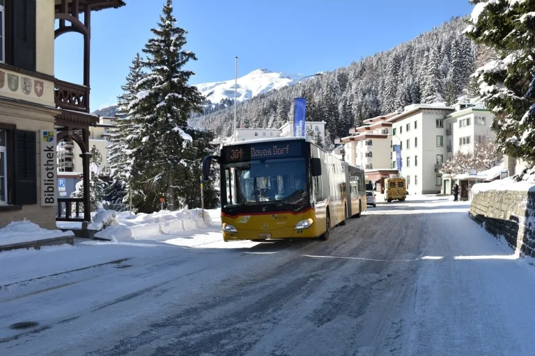 Davos Platz GR - Achtjähriger vom Bus erfasst