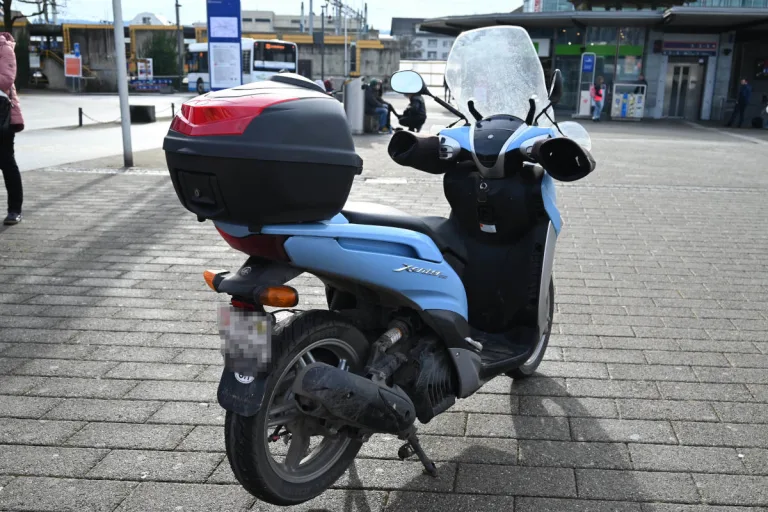 Wil SG – Auffahrunfall zwischen Auto und Roller