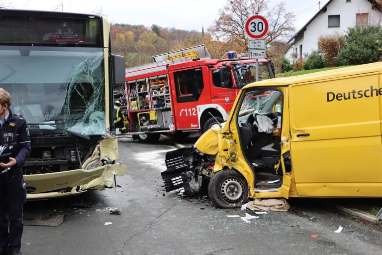 Morsbach – Vier Verletzte bei Frontalkollision