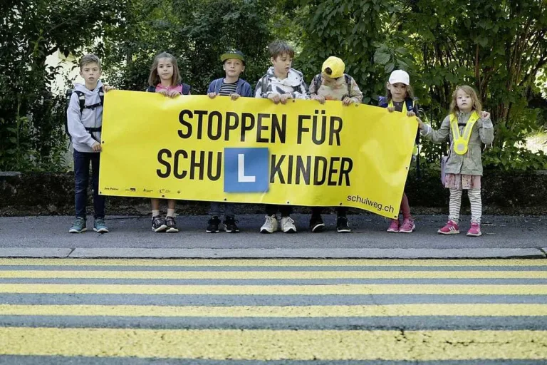Schulstart im Kanton Glarus - Vorsichtig fahren