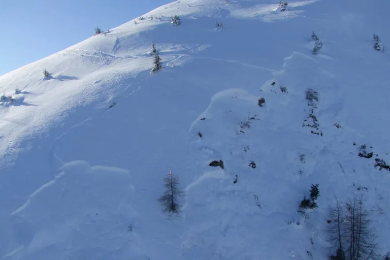 Drama in Safiental GR – Skitourengänger von Lawine mitgerissen
