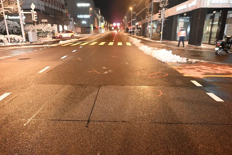 Heerbrugg SG – Motorradfahrer von Auto erfasst