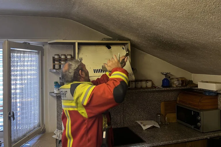 Uznach SG –  Fettbrand in Küche einer Wohnung richtet hohen Schaden an