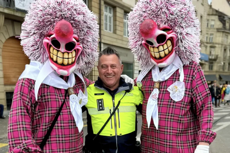 Fasnachtszyschdig in Basel-Stadt BS – Jugendliche sorgen für Unruhe