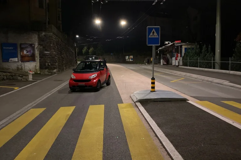 Stadt St. Gallen - 22-jähriger Fahrzeuglenker mitten auf der Strasse schlafend hinter dem Steuer angetroffen