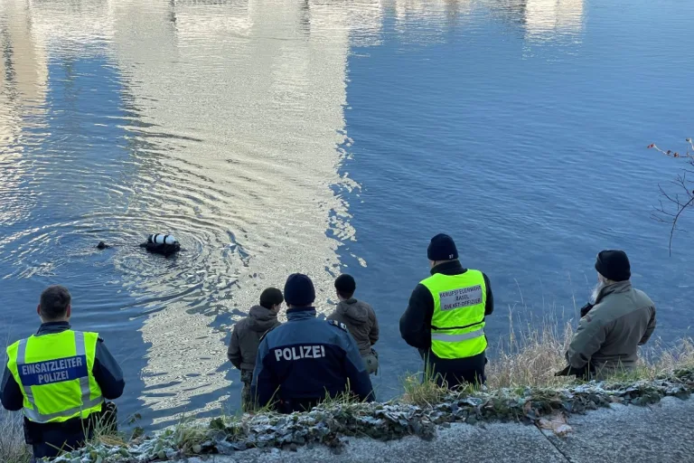 Basel - Granate im Rhein entdeckt und geborgen