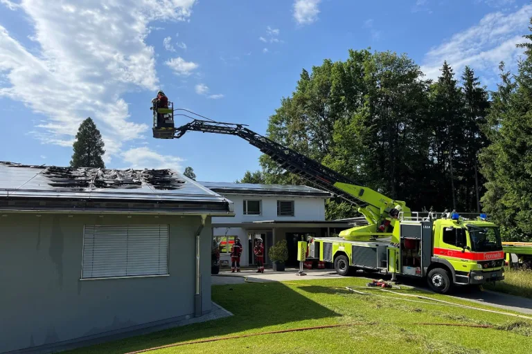 Hausen am Albis ZH - Brand in Jugendheim