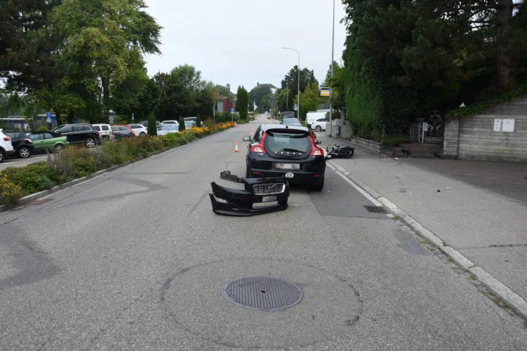 Wil SG – Motorrad kollidiert mit Auto