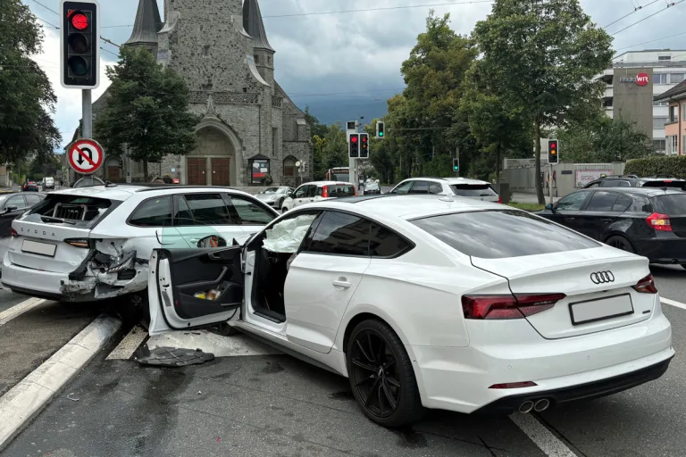 Stadt Luzern – Zwei Verletzte nach Auffahrunfall