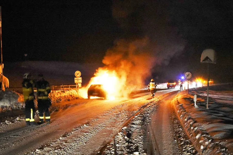 Niederuzwil SG - Fahrzeugbrand