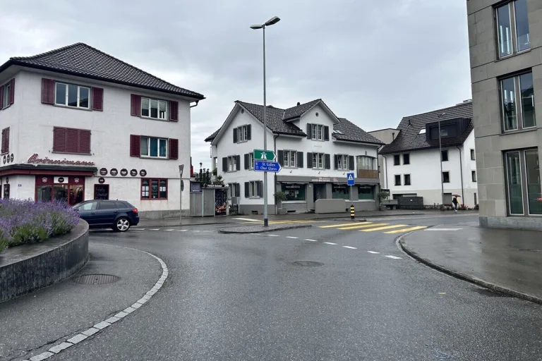 Rapperswil-Jona SG - Kollision im Kreisel
