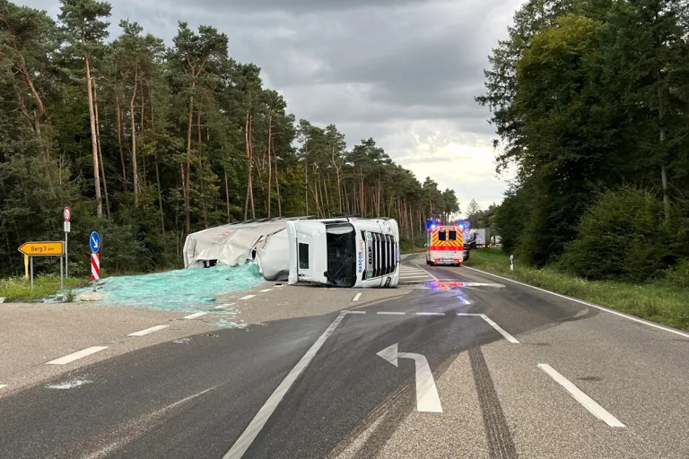 B9 Berg RP – Schwerer Unfall mit zwei beteiligten Lkw