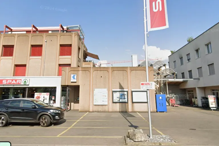 Oberkirch LU – Frau von Räubern an Bancomat bedrängt 