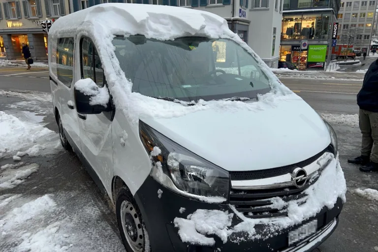 Gucklochfahren in St. Gallen - 13 Personen wegen Schnee oder Eis angezeigt