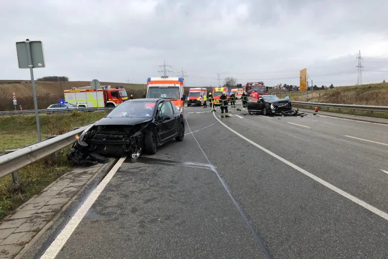 B41 Bad Kreuznach – Vorfahrtsverstoß führt zu Verkehrsunfall mit drei Verletzten