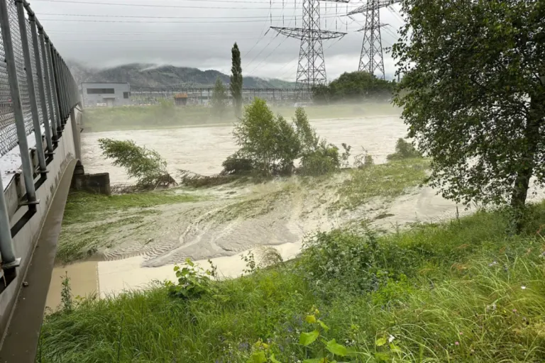 Kanton Wallis - Hochwasser der Rhone - Alarmstufe ausgerufen