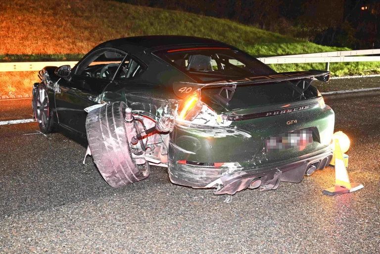 A1 Gossau SG – Unfall mit Porsche auf der A1 unter Alkoholeinfluss