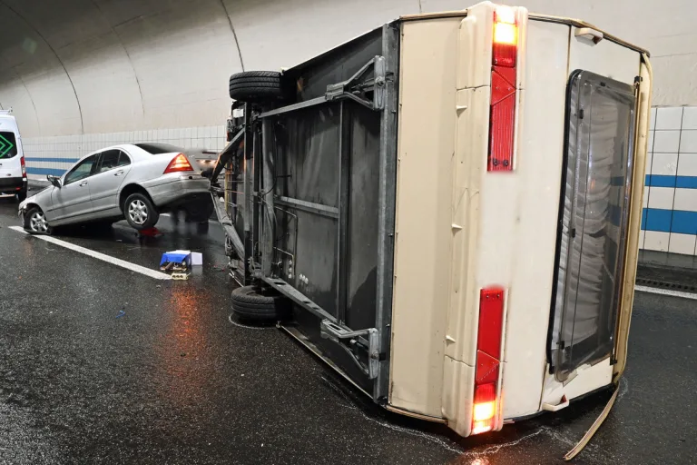 Eich LU - A2 nach Unfall gesperrt