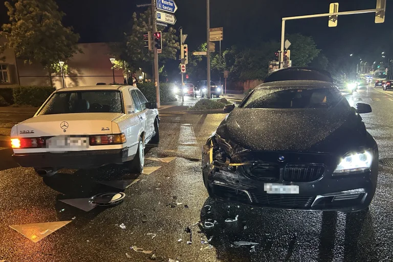 Wil SG – Unfall zwischen BMW und Mercedes