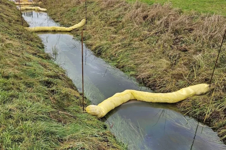 Niederwil SG – Grössere Menge Diesel im Bach