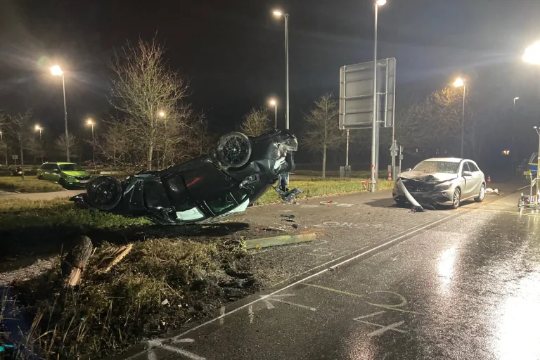 Lippstadt – Drei Verletzte bei schwerem Unfall mit BMW M3