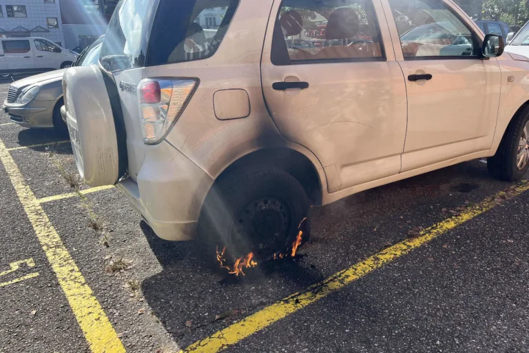 Rapperswil-Jona SG – Brand von zwei Fahrzeugen