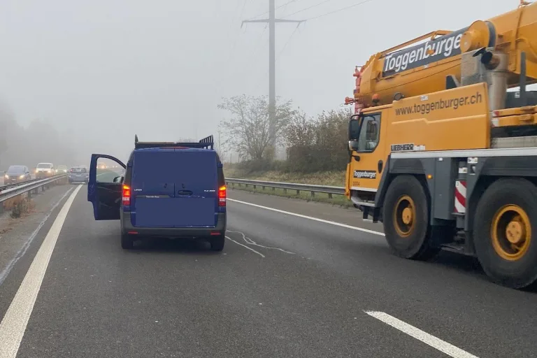 A14 Gisikon LU – Rückstau nach Auffahrunfall