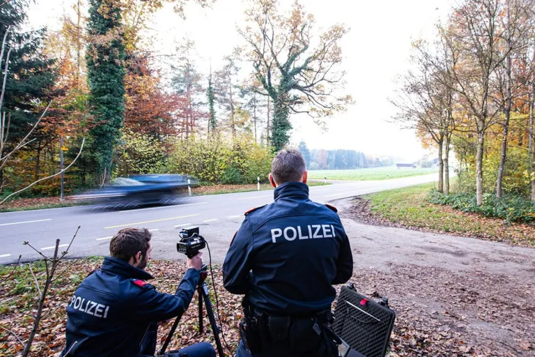 Fehraltorf ZH - Junge Raser verhaftet und Fahrzeuge sichergestellt!