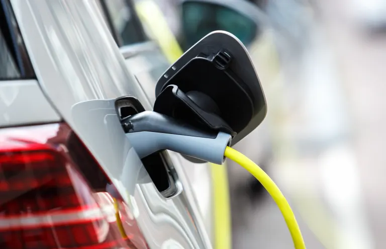 Kanton Wallis – Elektroautos sollen künftig höher besteuert werden