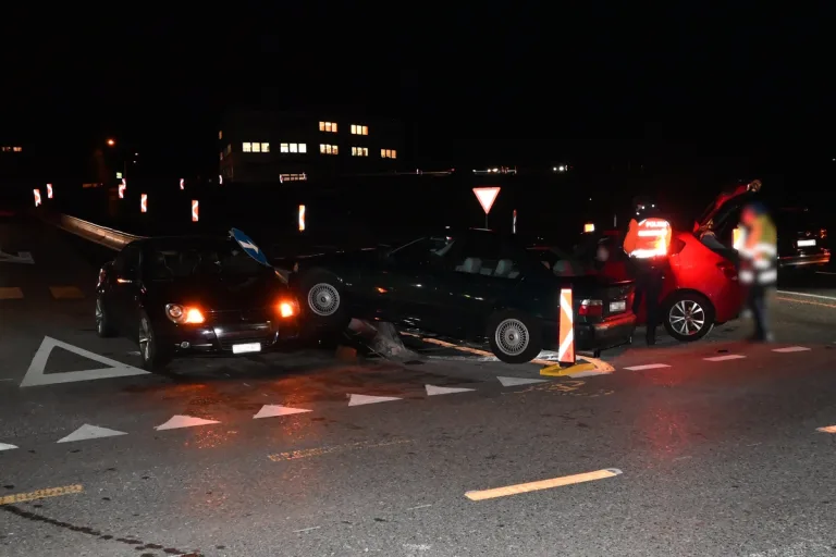 Oberbüren SG - Drei Autos an Unfall beteiligt