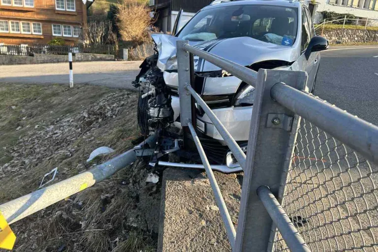 Herisau AR – Totalschaden nach Verkehrsunfall 