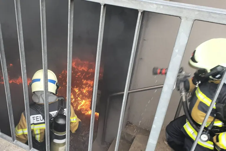 Biberist SO - Brand bei Sporthalle «Bleichematt» - Zwei Jugendlichen ermittelt