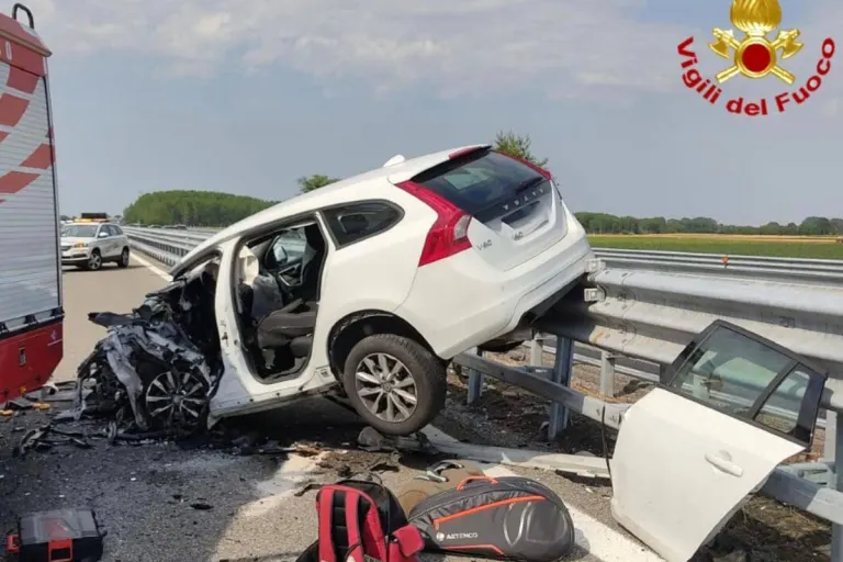 Tödlicher Horrorunfall auf der Autobahn A7 Mailand - Genua wegen einem Geisterfahrer!