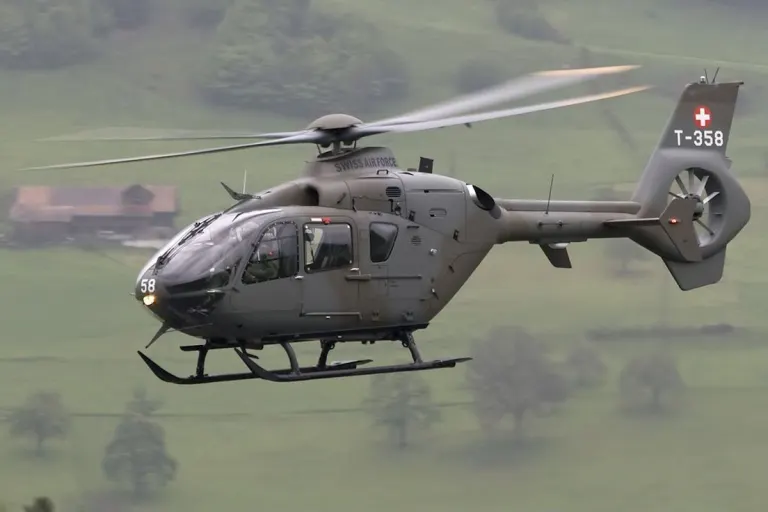 Alpnach OW – Helikopter verunfallt vor Landung