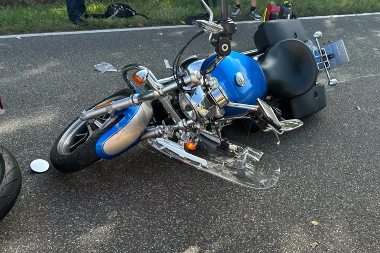 Hainfeld RP – Zwei Motorradfahrer nach Auffahrunfall verletzt