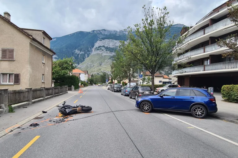 Chur GR – Motorradfahrer bei Kollision mit Personenwagen verletzt