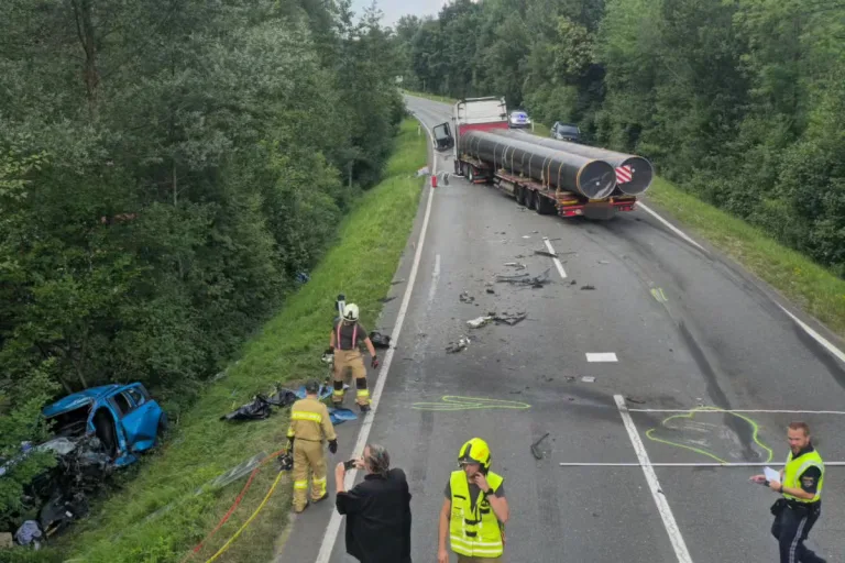 Tödlicher Unfall in Weitwörth – Auto kollidiert mit Lastwagen