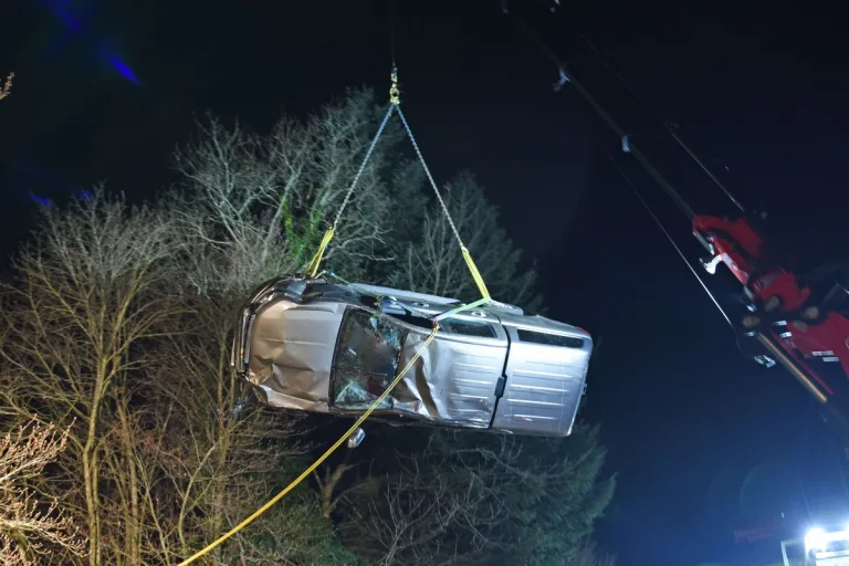 Wolhusen LU - Nach dem Unfall musste der Fahrer von der Rega ins Spital geflogen werden