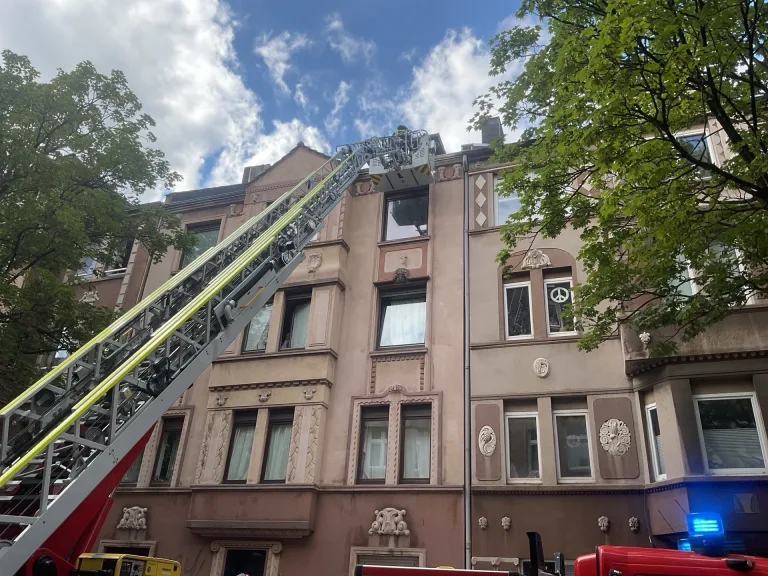 Dortmund – Feuerwehr rettet Kind aus lebensgefährlicher Lage