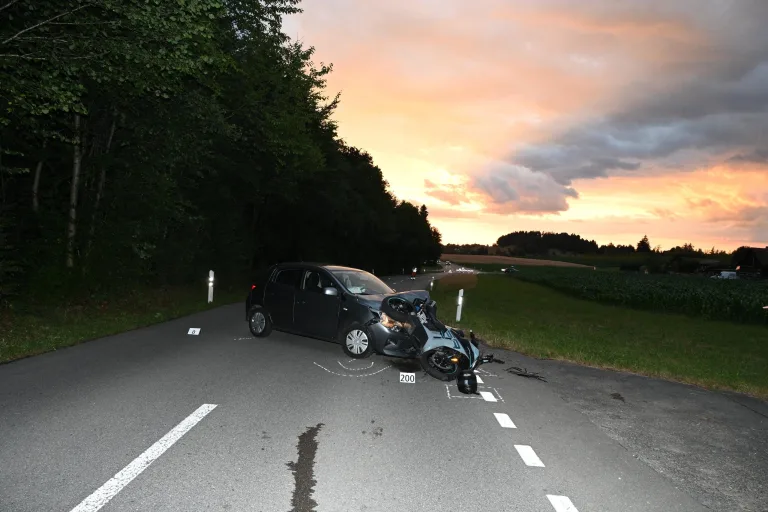 Bubikon ZH – Unfall fordert zwei Verletzte