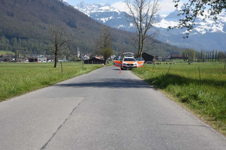 Schänis SG – Drei Verletzte nach Unfall mit Velo und E-Bikes
