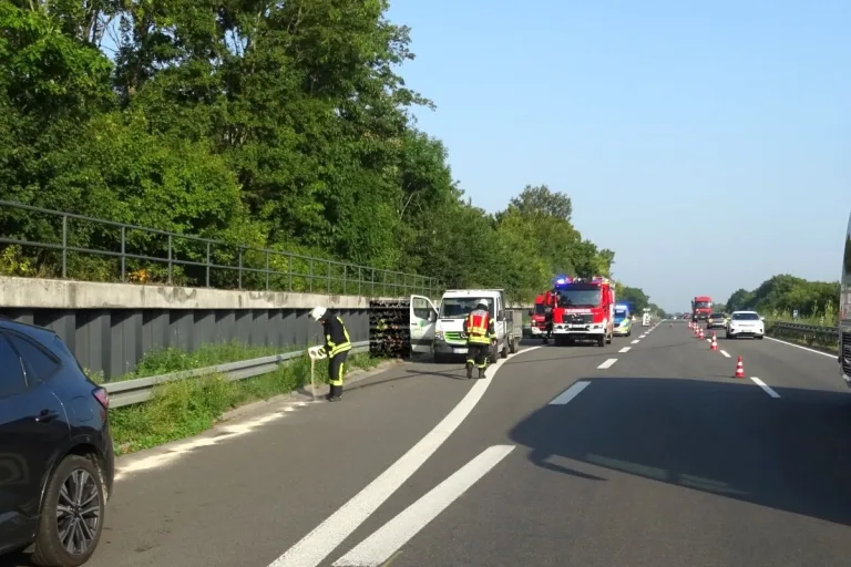 A57 Sonsbeck NW – Eine verletzte Person bei Unfall